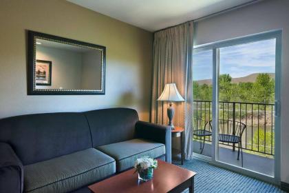 Oxford Suites Yakima - image 9