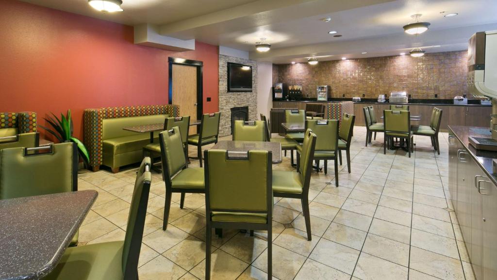 Best Western Plus Yakima Hotel - image 4