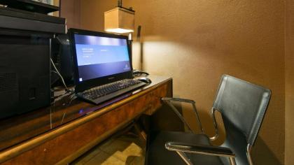 Best Western Plus Yakima Hotel - image 6