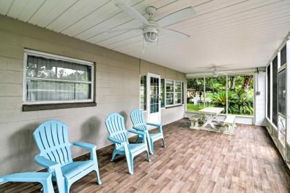 Updated Rustic Yankeetown Home with Lanai Canal Dock - image 14