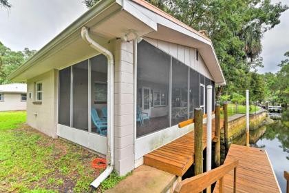 Updated Rustic Yankeetown Home with Lanai Canal Dock - image 15