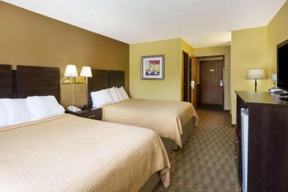 Days Inn by Wyndham Yankton SD - image 3