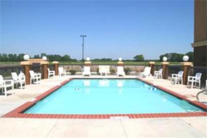 Hampton Inn Yazoo City - image 8