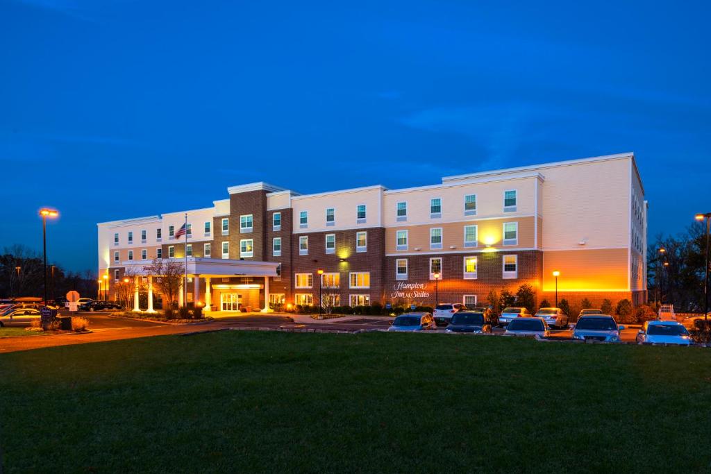 Hampton Inn & Suites Yonkers - image 3