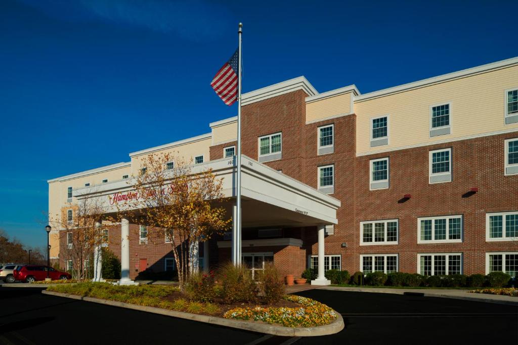 Hampton Inn & Suites Yonkers - image 7