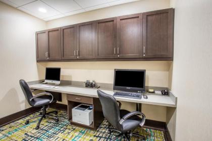 Hampton Inn & Suites Yonkers - Westchester - image 6