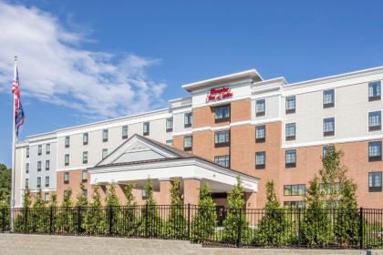 Hampton Inn & Suites Yonkers - Westchester - image 7