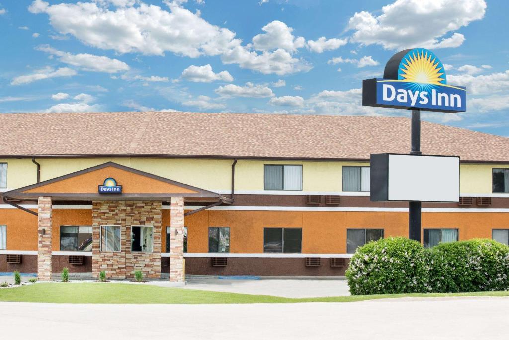 Days Inn by Wyndham York - main image