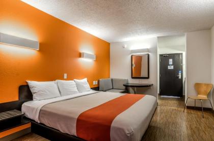 Motel 6-York NE - image 12