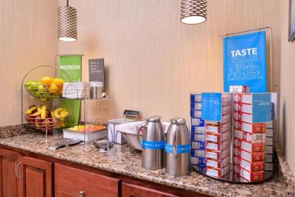 Hampton Inn York - image 4