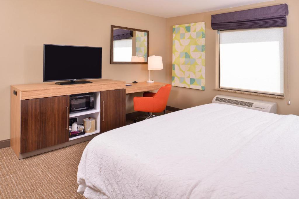 Hampton Inn York - image 6