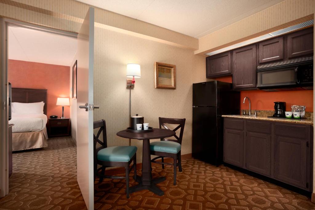 Hampton Inn - York - image 6