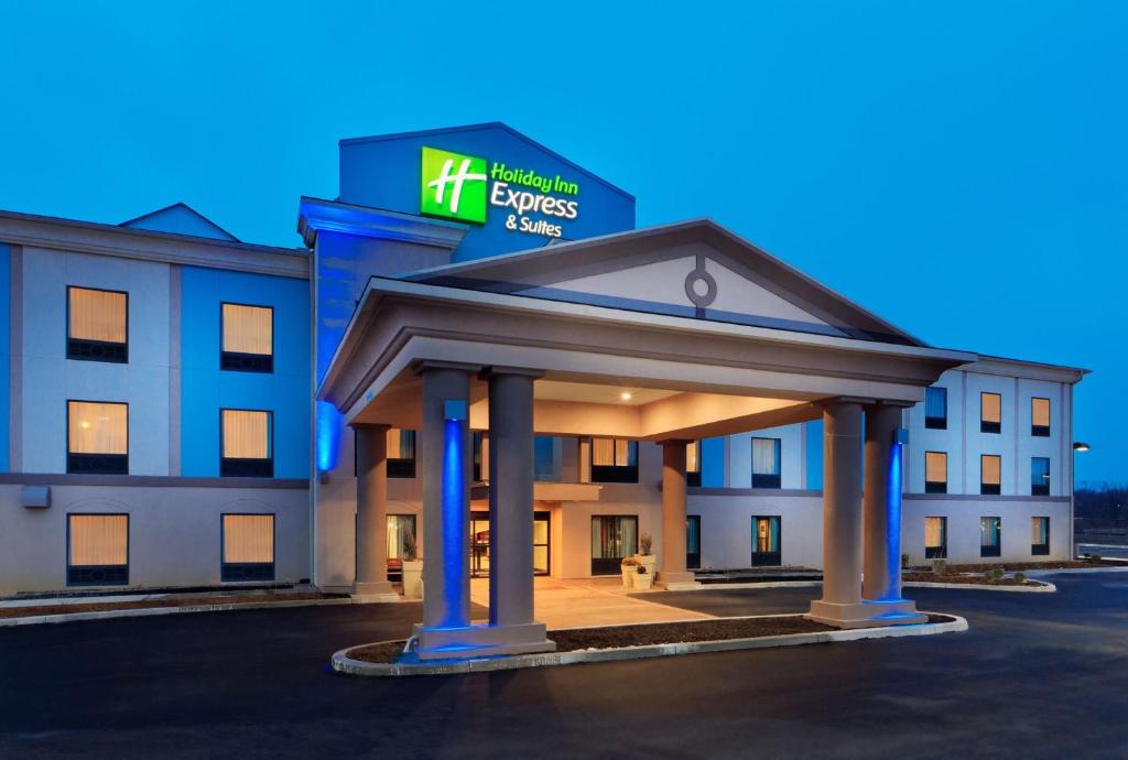 Holiday Inn Express & Suites Northeast an IHG Hotel - main image