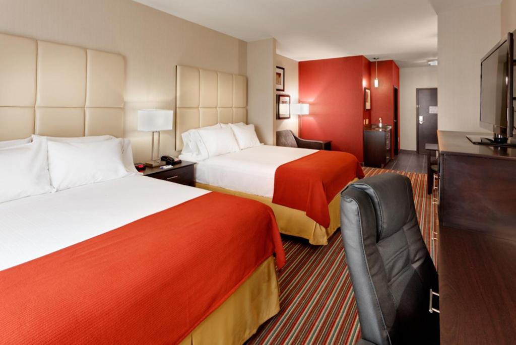 Holiday Inn Express & Suites Northeast an IHG Hotel - image 3