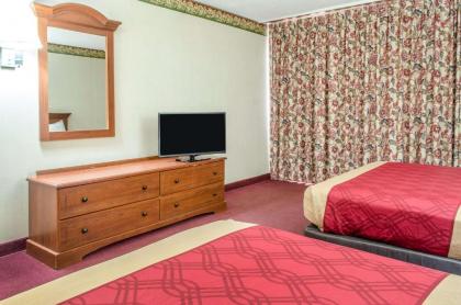 Econo Lodge York - image 14