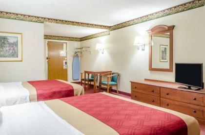 Econo Lodge York - image 15