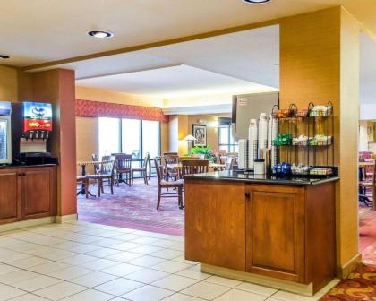 Comfort Inn & Suites York - image 8