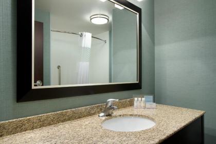 Hampton Inn & Suites York South - image 14