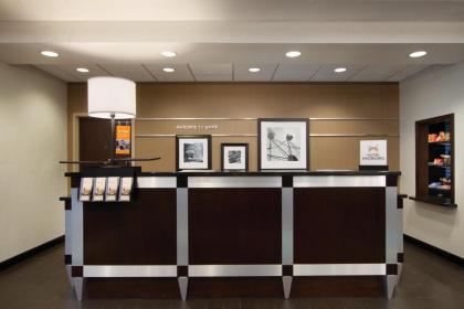 Hampton Inn & Suites York South - image 4