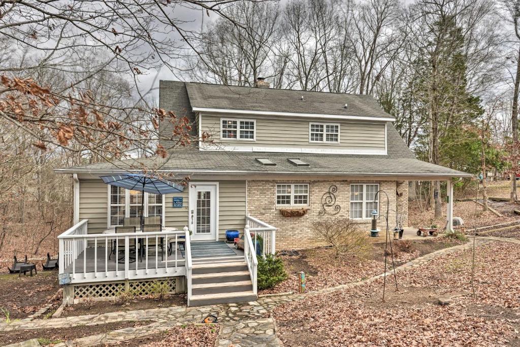 Spacious Home with Deck on Shores of Lake Wylie - main image