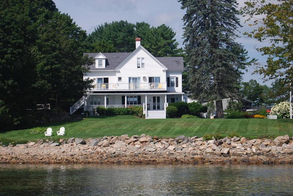 Dockside Guest Quarters - main image