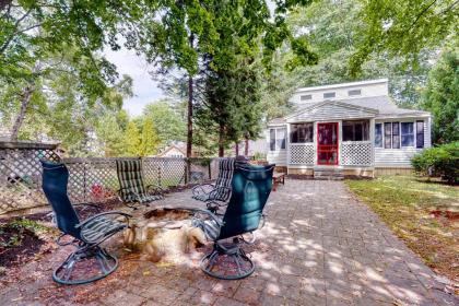 Sandy Feet Retreat - Beach House - image 9