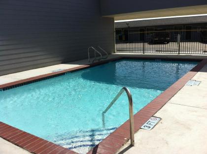 Southern Inn and Suites Yorktown - image 14