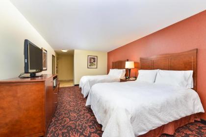 Hampton Inn Yorkville - image 13