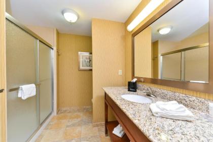 Hampton Inn Yorkville - image 15