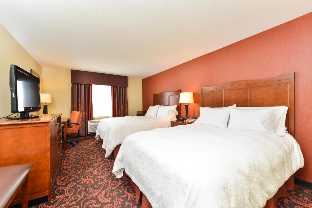 Hampton Inn Yorkville - image 4