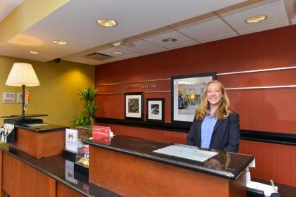 Hampton Inn Yorkville - image 6