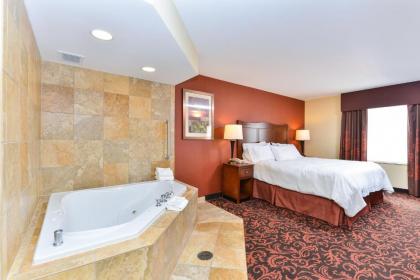 Hampton Inn Yorkville - image 8