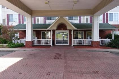 Country Inn & Suites by Radisson Youngstown West OH - image 1