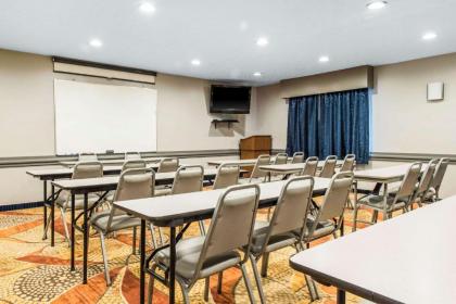 Quality Inn Austintown-Youngstown West - image 5