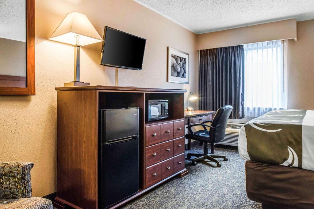 Quality Inn Austintown-Youngstown West - image 6