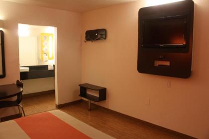 Motel 6-Youngstown OH - image 7