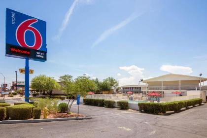 Motel 6-Youngtown AZ - Phoenix - Sun City - image 1