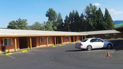 Relax Inn Yreka - image 14