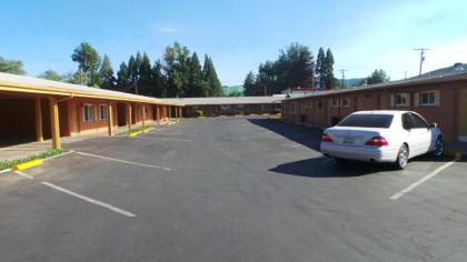 Relax Inn Yreka - image 15