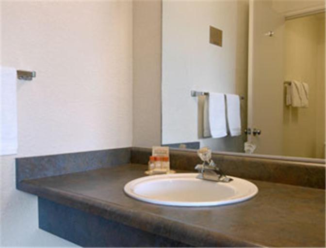 Days Inn by Wyndham Yuba City - image 3