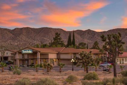 Travelodge Inn & Suites by Wyndham Yucca Valley/Joshua Tree - image 10