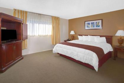 Travelodge Inn & Suites by Wyndham Yucca Valley/Joshua Tree - image 11