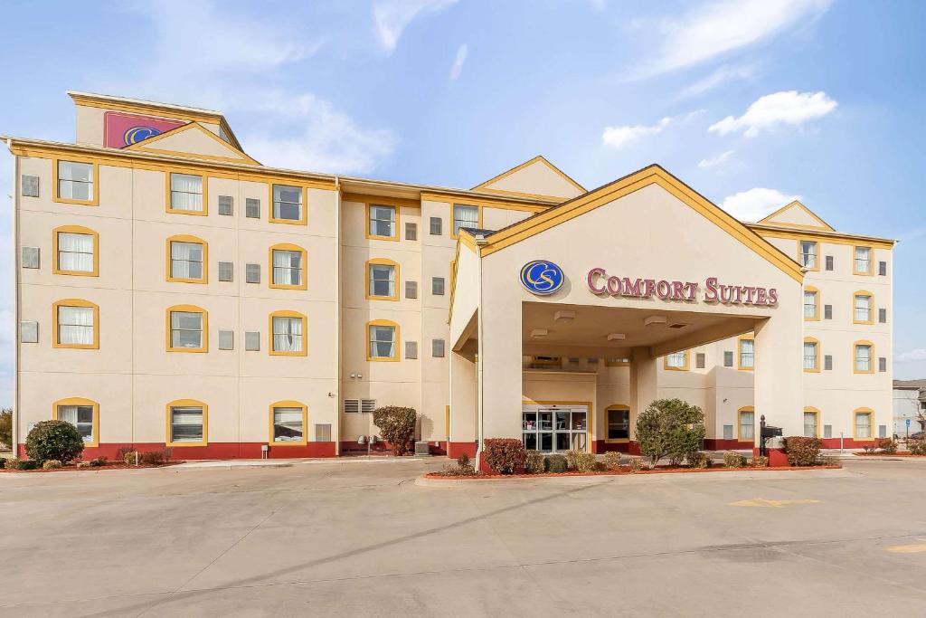 Comfort Suites Yukon - SW Oklahoma City - main image