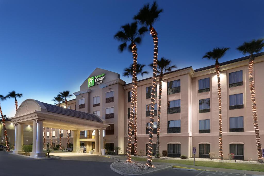 Holiday Inn Express Hotel & Suites Yuma an IHG Hotel - image 4