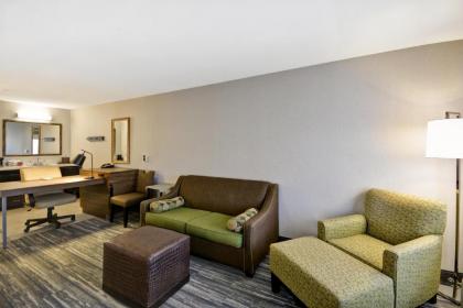 Hampton Inn & Suites Yuma - image 11