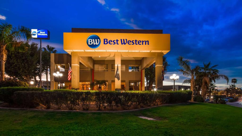 Best Western Yuma Mall Hotel & Suites - main image