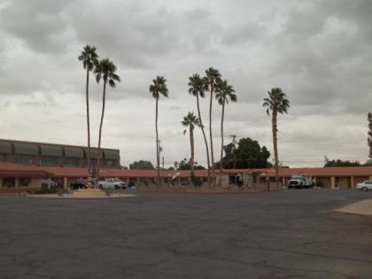 Hacienda Motel - image 2