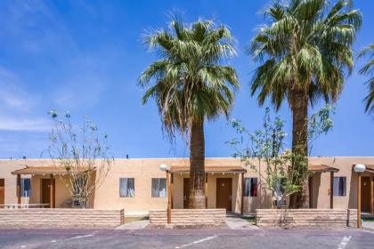 OYO Hotel Yuma AZ - I-8 US-95 - image 15