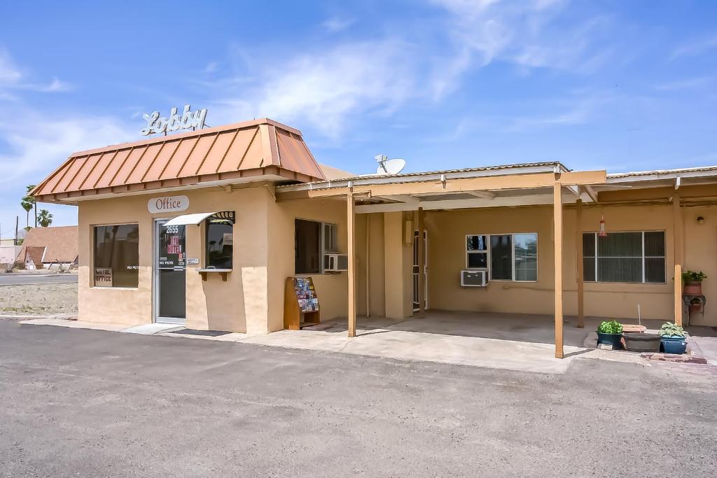 OYO Hotel Yuma AZ - I-8 US-95 - image 4