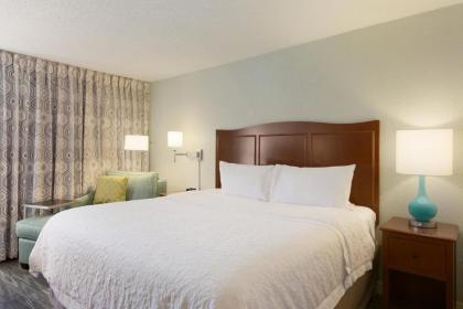 Hampton Inn Zanesville - image 13